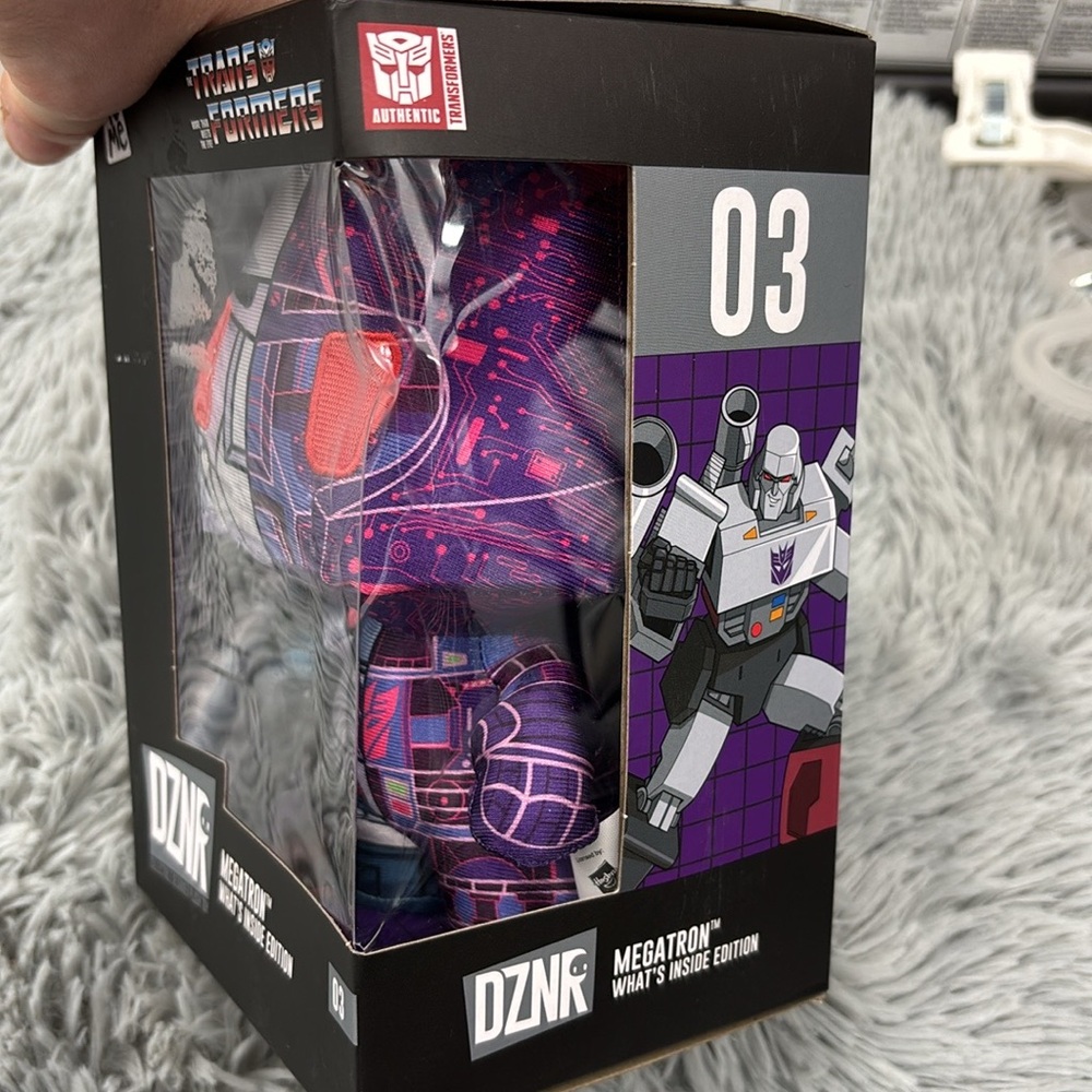 NIB NWT YuMe Transformers DZNR Megatron What's Inside Edition Plush Hasbro 03